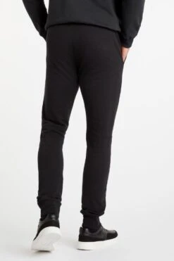 UMBRO Slim Fit Jogger 8 UMBRO Slim Fit Jogger -Joe Browns Store m5057807556532 black xl 1